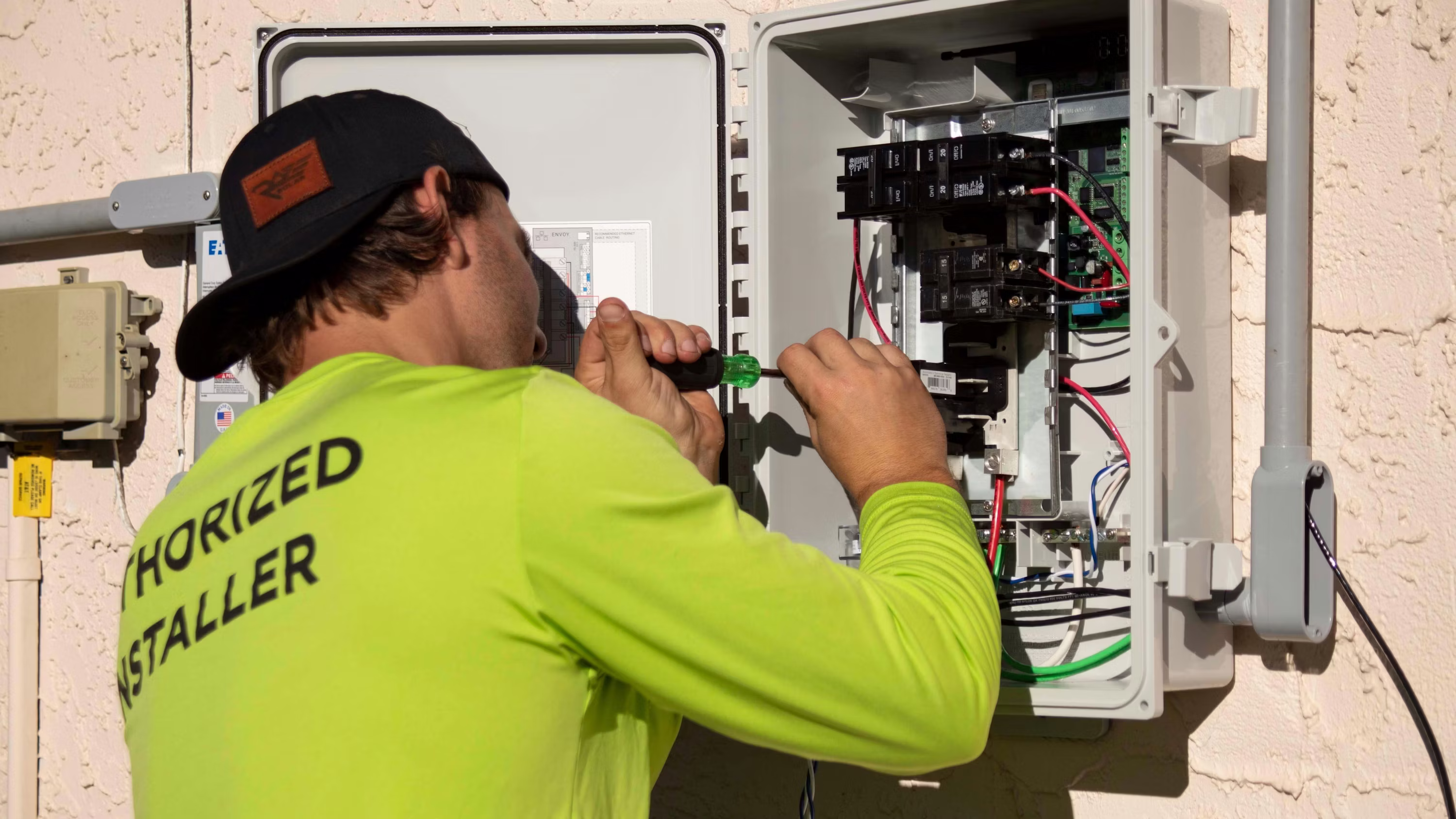 Saint Electric work photo
